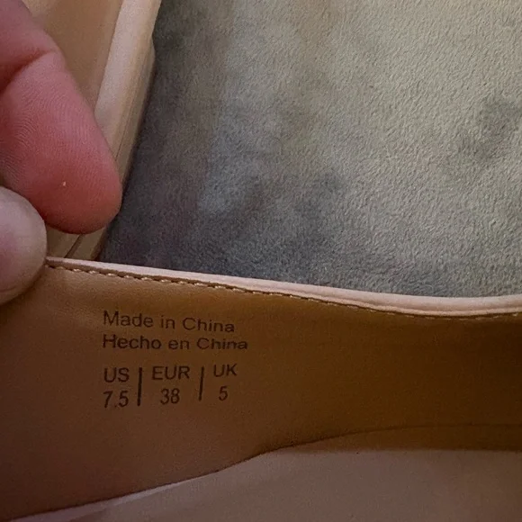 ALDO Tan & Black Pointed Toe Flats - Picture 6 of 6